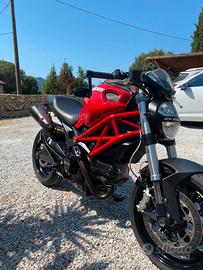 Ducati monster 696