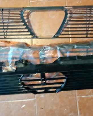 Blocco ricambi auto d'epoca