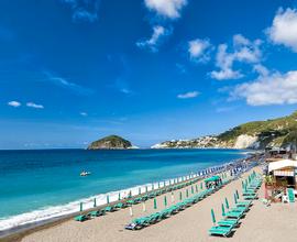 Ischia Bel monolocale in villa last minute ago/set