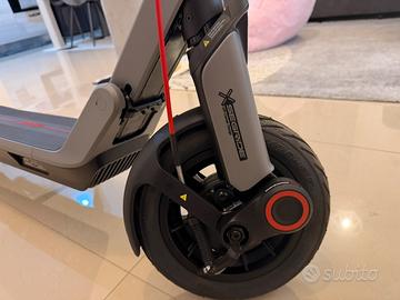 Monopattino elettrico Segway Ninebot E3