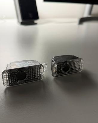 Luci cortesia / sotto porta Audi con logo