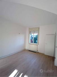 Appartamento di 105 m² con 3 locali e posto auto a