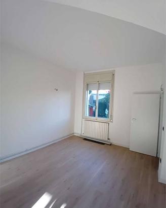 Appartamento di 105 m² con 3 locali e posto auto a
