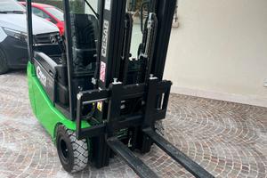 Carrello elevatore 15q