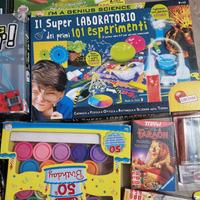 Vari giochi , colori e glitter