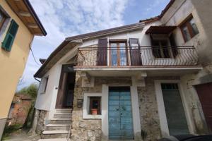 Casa indipendente tra Versilia e le Cinque Terre