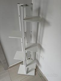 Scaffale moderno