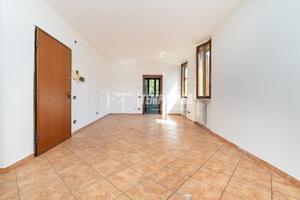 BILOCALE DI 60 MQ CON BOX INCLUSO NEL PREZZO!!!