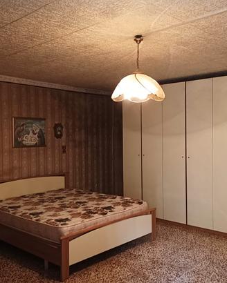 Camera da letto completa come nuova 