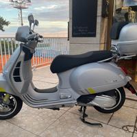 Vespa GTS 300 hpe Supertech 2023