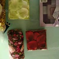 Set 2 pot pourri, 2 petali decorativi e 1 incenso