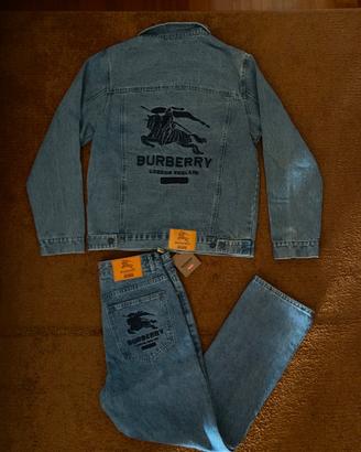 Completo di Jeans Burberry (giacca e pantalone)