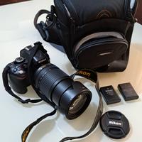 Nikon 5200 + 18-140 + 2 batt + borsa + 3 piedi pro
