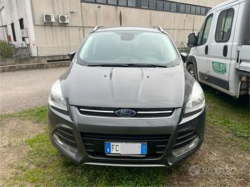 Ford kuga incidentata