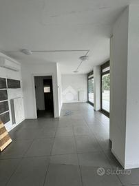 NEGOZIO A TRESCORE BALNEARIO