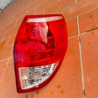 Fanale posteriore destro Toyota rav 4