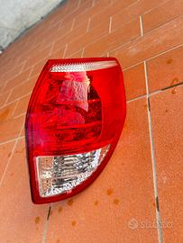 Fanale posteriore destro Toyota rav 4