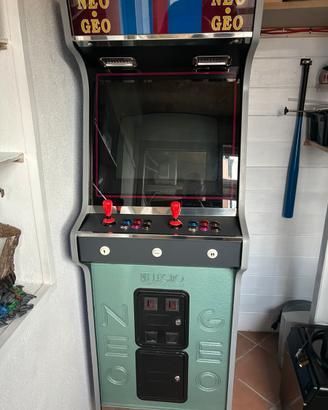 Cabinato arcade