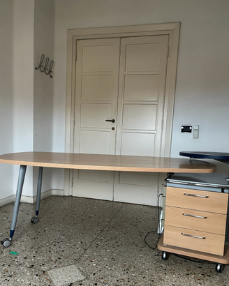 3 scrivanie da ufficio con cassettiera e desk