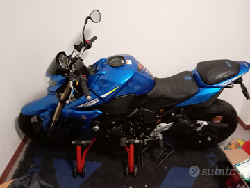 Suzuki gsr 750 2016