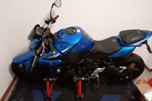 Suzuki gsr 750 2016