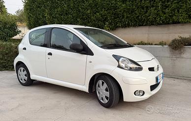 Toyota Aygo 1.0 12V VVT-i solo 68000 KM.