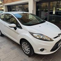 FORD Fiesta 1.4 TDCi 70CV 3 porte Titanium