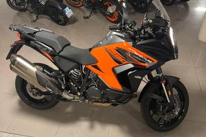 KTM 1290 Super Adventure S - 2021 con Scarico AKRA