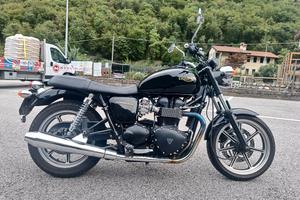 Triumph Bonneville 865 