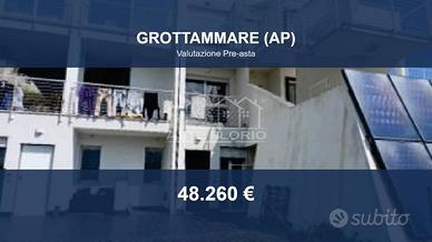 Immobile in asta di 59 m² con box auto a Grottamma