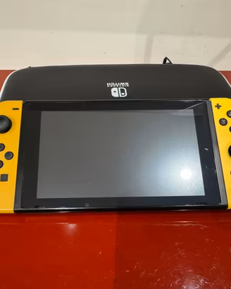 Nintendo Switch Edizione Pokemon Pikachu & Eevee