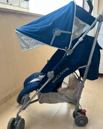 Passeggino richiudibile McLaren blu