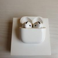 Apple AirPods 4