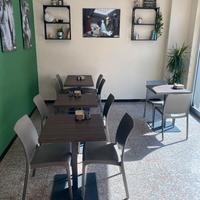 Set Tavolo e 4 sedie x bar o ristoranti euro 315