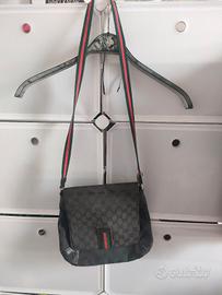 Marsupio Gucci a tracolla