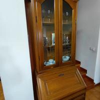 Vetrina in legno con cassetti a chiave