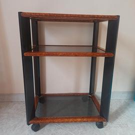 Carrello vintage con ripiani in vetro