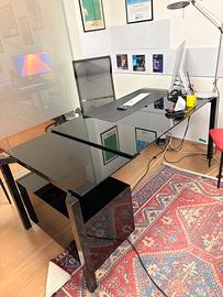 Scrivania in cristallo nero con cassettiera