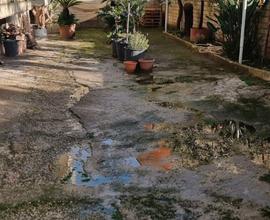 Giugliano,Trav.C.Campano,immobile AMPIO, GIARDINO