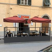 PEDANA DEHORS CON OMBRELLONI per Bar Pizzerie