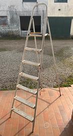 Scala a libro in metallo – 6 gradini + piattaforma