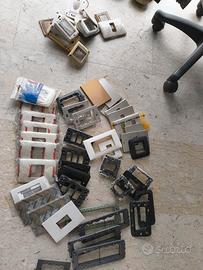 lotto supporto per prese e maschere