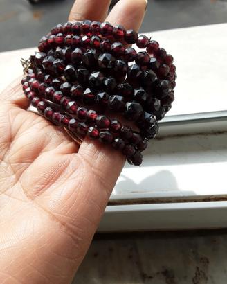 Bracciale Granati Antichi 7 fili su Argento.925