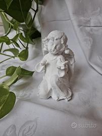 Angelo decorativo in resina bianca