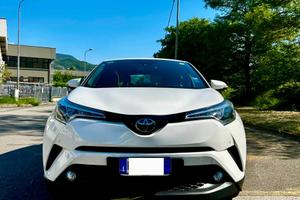 Toyota ch-r anno 2018 con 35000km