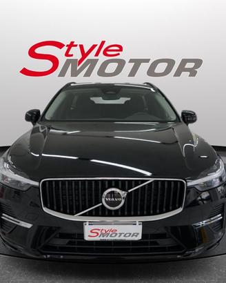 VOLVO XC60 B4 (d) AWD automatico Momentum Sport