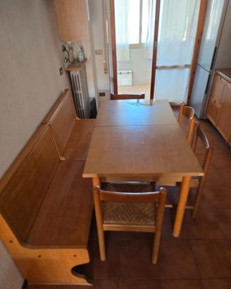 TAVOLO - PANCA - SEDIE ABBIANATE