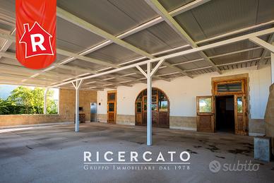 Locale in via Per Arnesano, 13