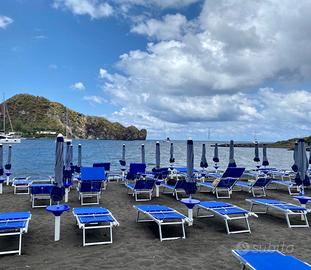 Ombrelloni, Lettini e doccia calda