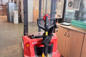 transpallet elettrico 1200 kg 13 ore di lavoro